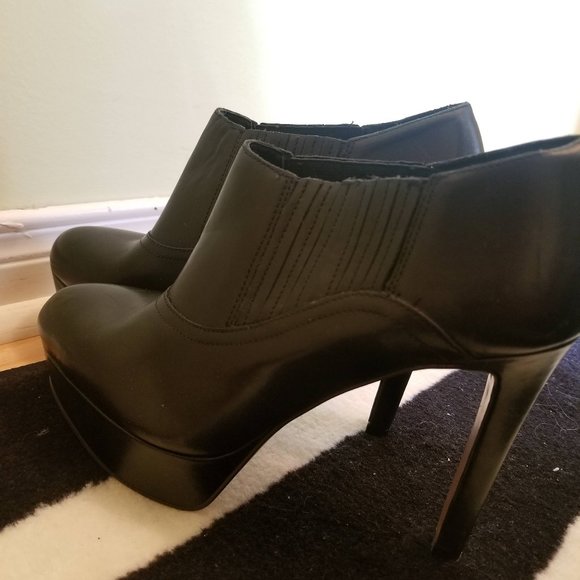 Ankle Boots - Picture 1 of 5